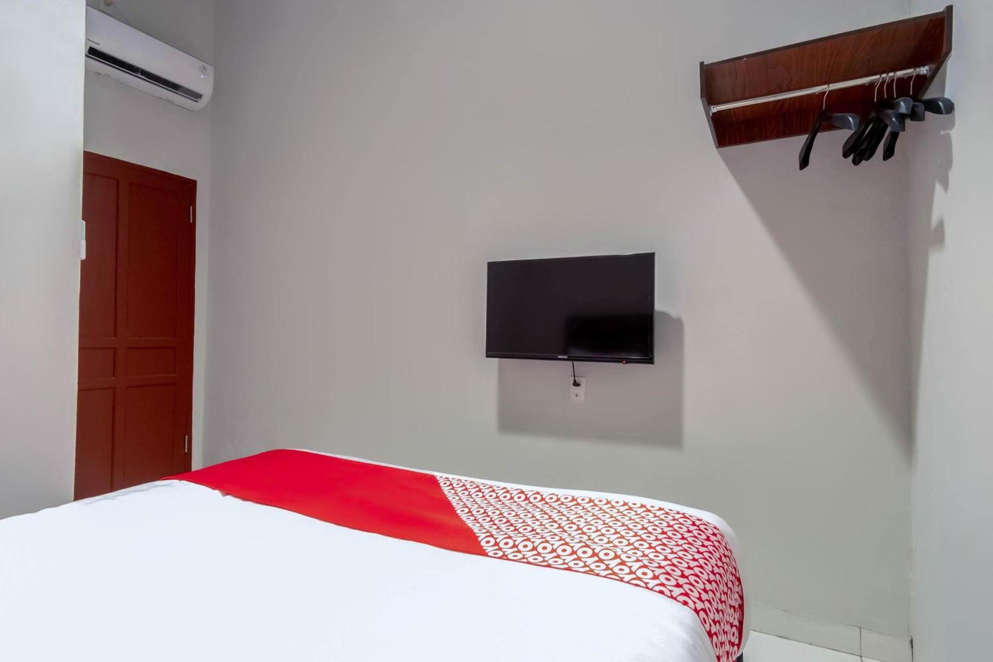 Super Oyo 2345 Homestay Jaya Medan Buitenkant foto
