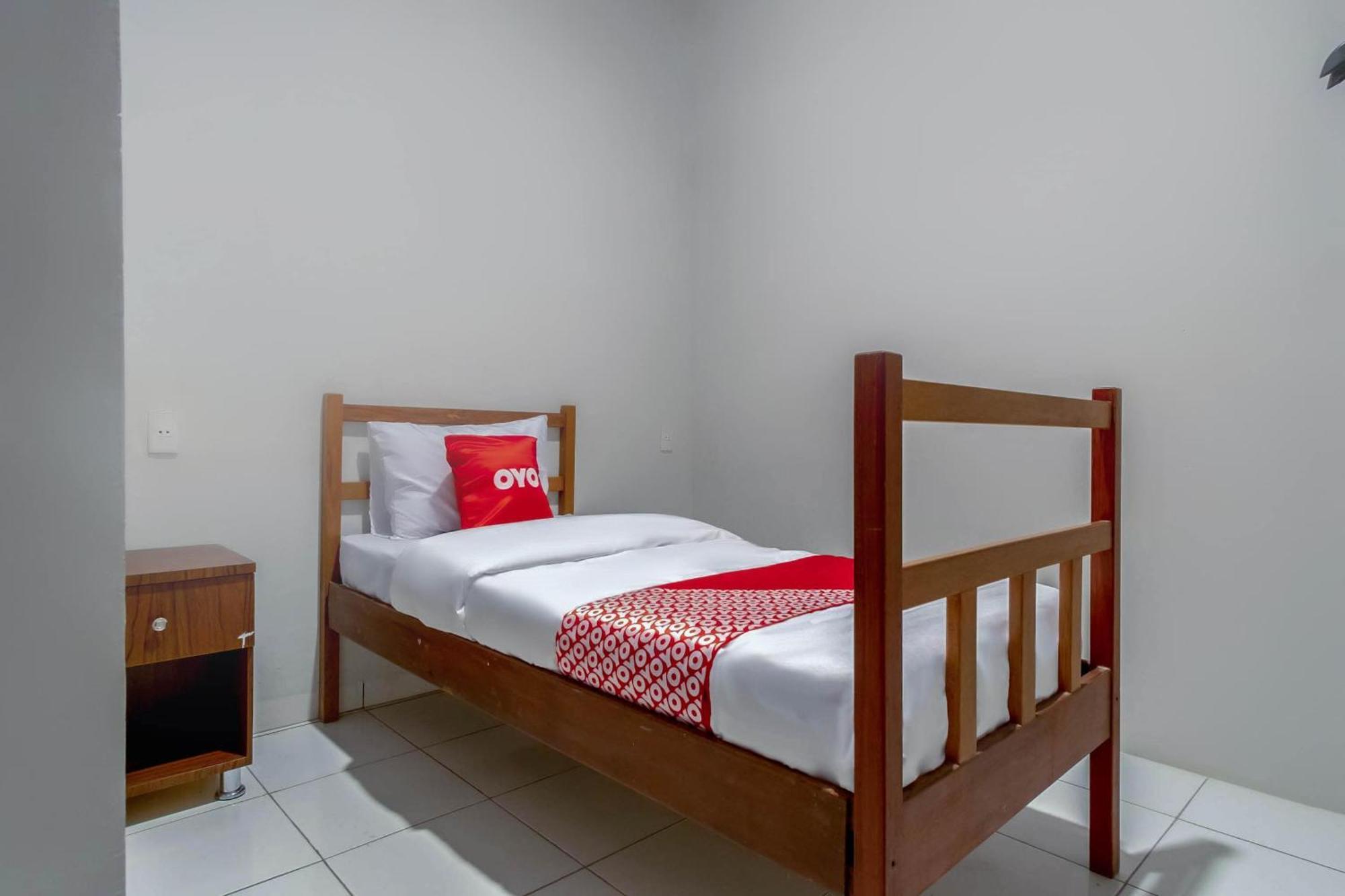 Super Oyo 2345 Homestay Jaya Medan Buitenkant foto