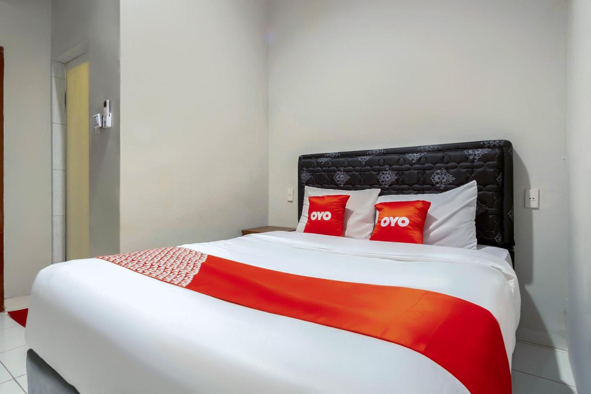 Super Oyo 2345 Homestay Jaya Medan Buitenkant foto