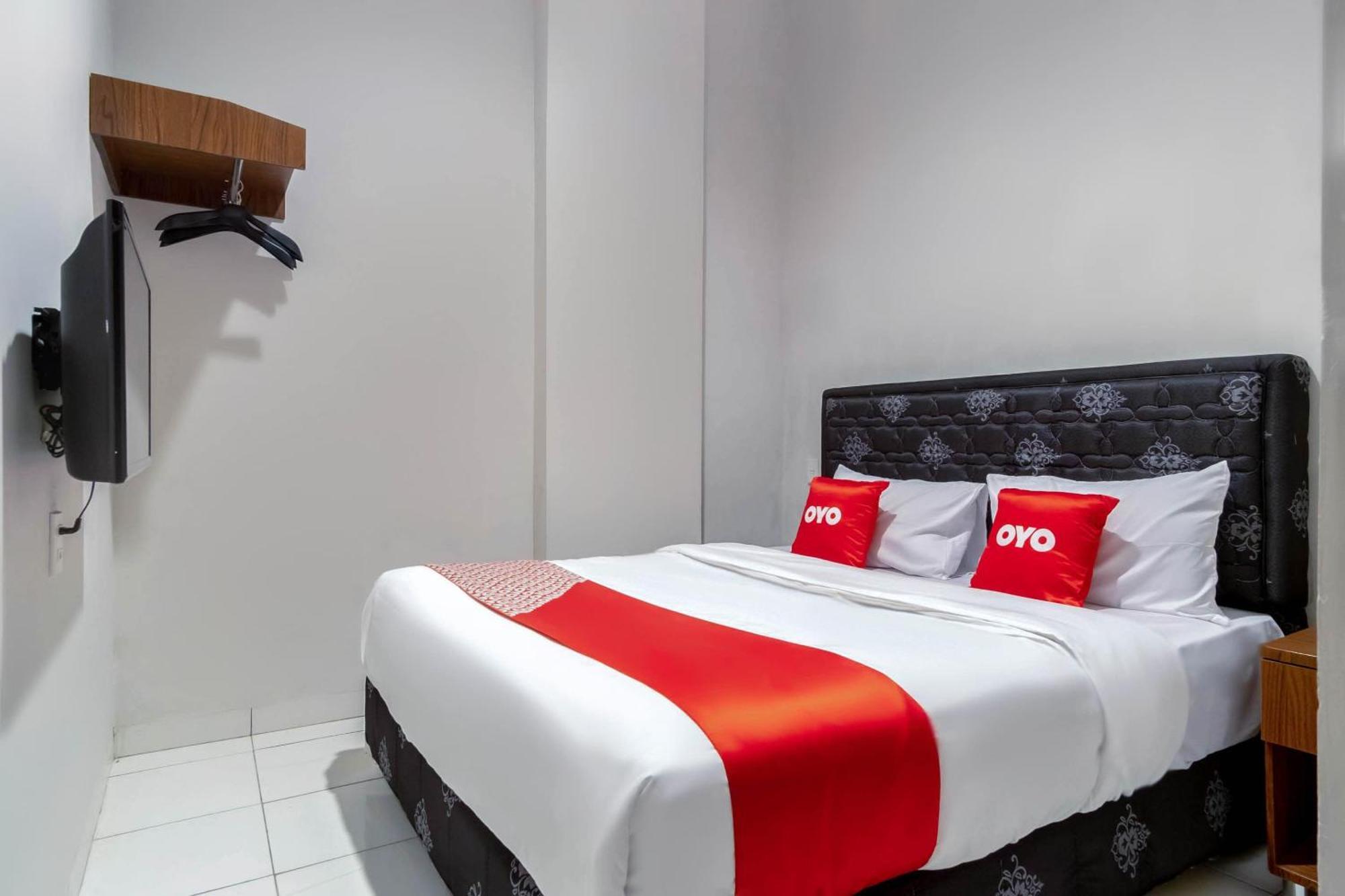 Super Oyo 2345 Homestay Jaya Medan Buitenkant foto